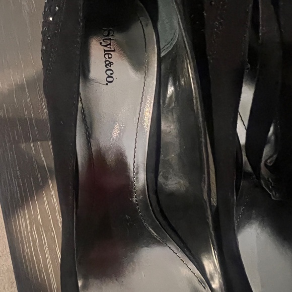 Shoes - Picture 2 of 6